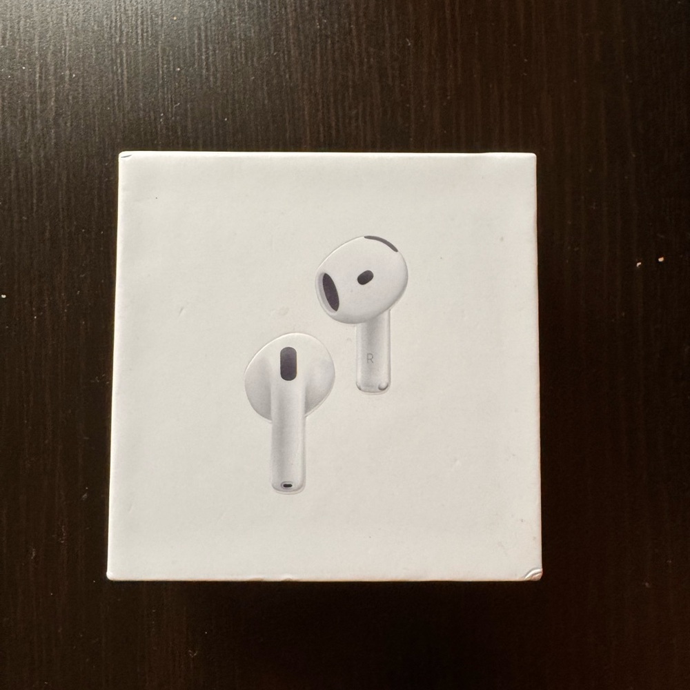 Apple AirPods 4 w/ ANC